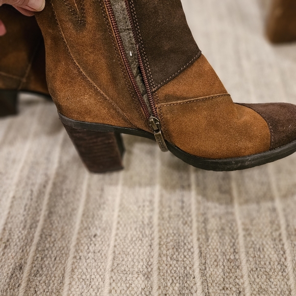 Size 7 Bootie - Picture 3 of 6